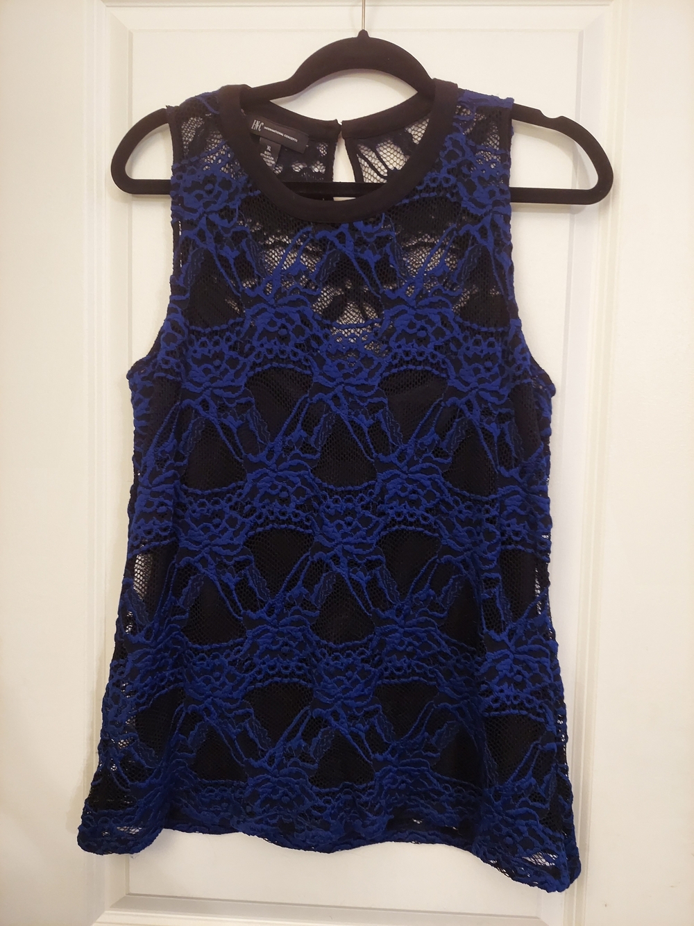 INC International Concepts Blue Lace Overlay Sleeveless Top. XL.